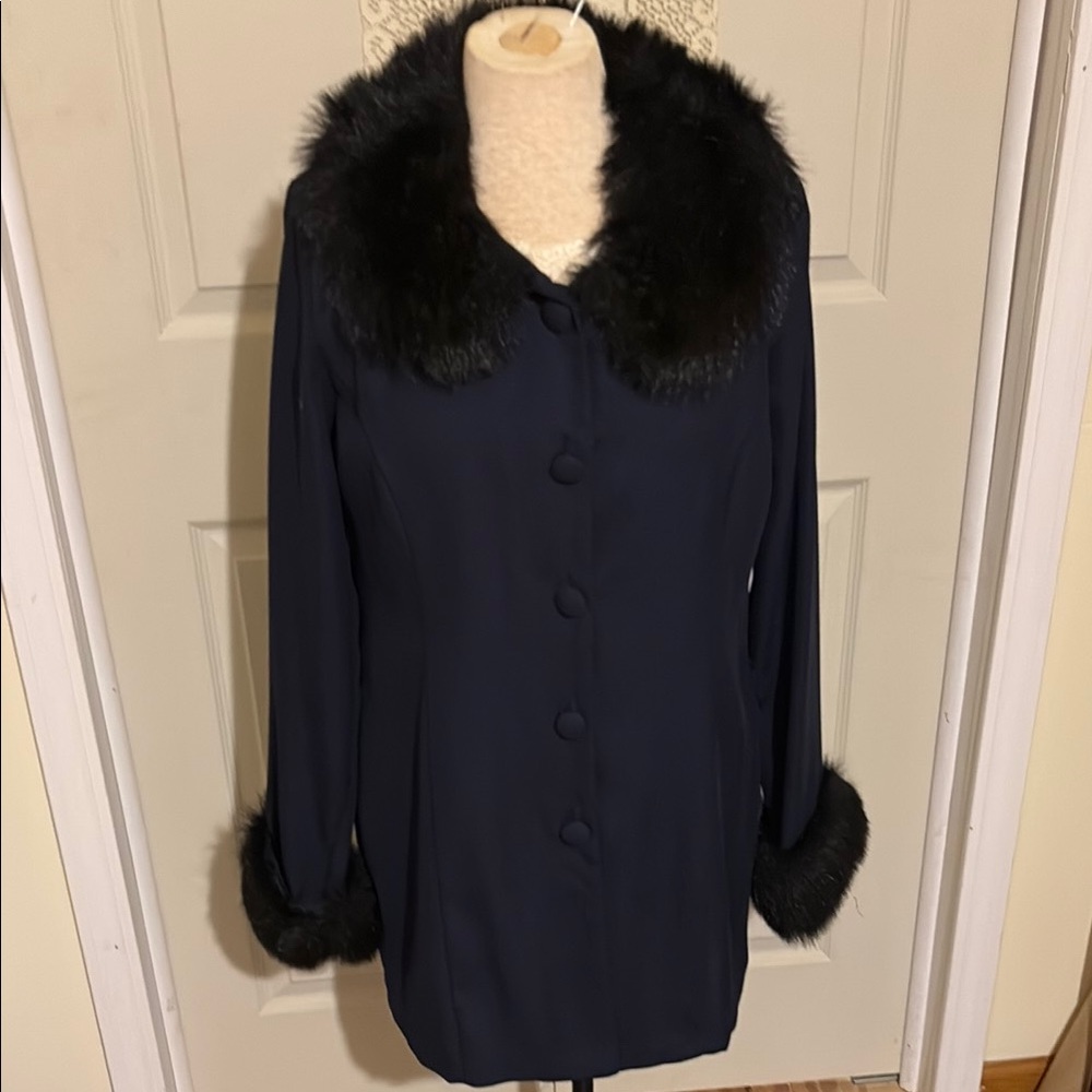 Elegant Black Faux Fur Trimmed Women's Suit Jacket